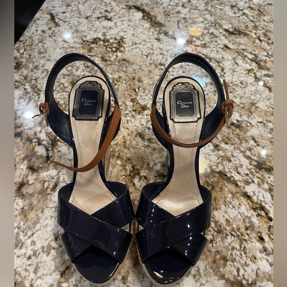Super beautiful sandal from Dior with midnight blue patent leather.